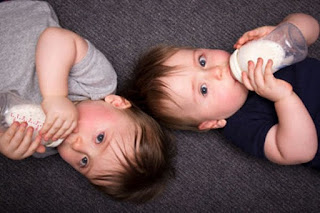 https://4.bp.blogspot.com/-PCzVUjJxzmE/WDHMbpgoTOI/AAAAAAAAAuw/xAipRftCPFkankGiYyC17NwHlbL_YDpzgCLcB/s400/bayi-minum-susu.jpg