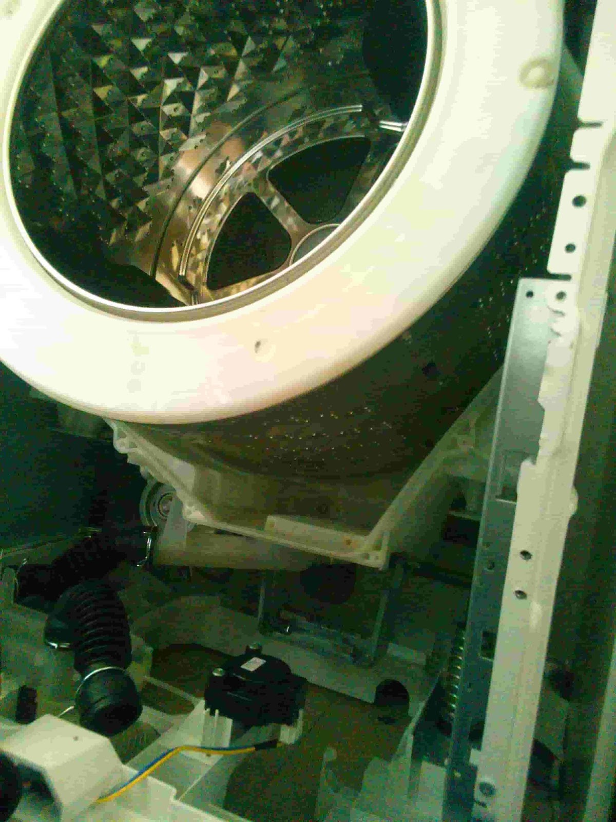 洗濯機の乾燥フィルター掃除部分に歯ブラシ落とした修理代 せきらら白書～備忘録～