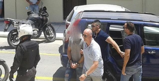 Πατροκτόνος στη Ζάκυνθο: «Τη Δευτέρα θα είναι στο σπίτι του» Πατροκτόνος στη Ζάκυνθο: «Τη Δευτέρα θα είναι στο σπίτι του»