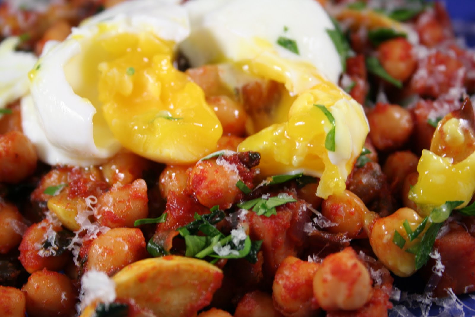 Crostini and Chianti Spicy Chickpeas with Poached Egg