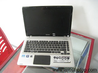 Jual Laptop Toshiba Satellite E300 Core i5 Silver