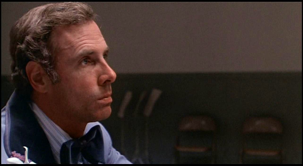 улыбка 1975. улыбка фильм 1975 денис никерсон. улыбка 1975. фильмы француженка смотреть онлайн 1975г молодежные лицей. эрик ши.