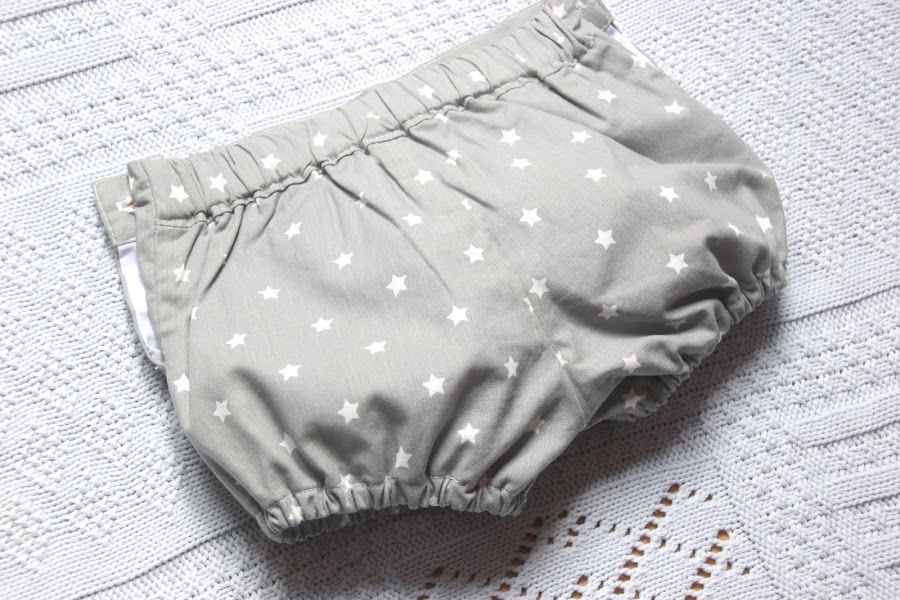 DIY Tutorial y patrones de ropa para bebes. Como hacer pantalones de niño.