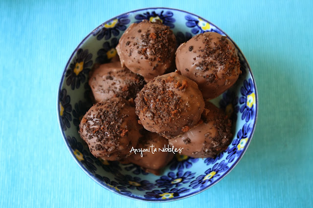 A bowl of indulgent tiramisu Oreo truffles from www.anyonita-nibbles.com 