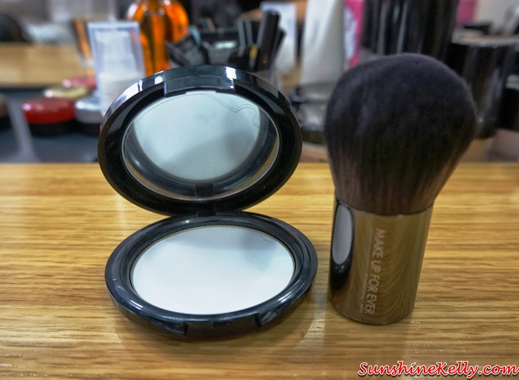Make Up For Ever HD Makeup, MUFE, Make Up For Ever, Make Up For Ever HD Pressed Powder, Kabuki Brush