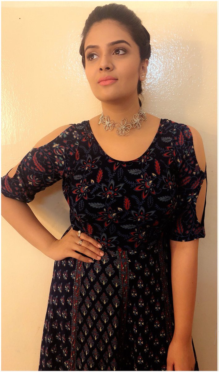Indian TV Actress SreeMukhi Photoshoot In Black Gown