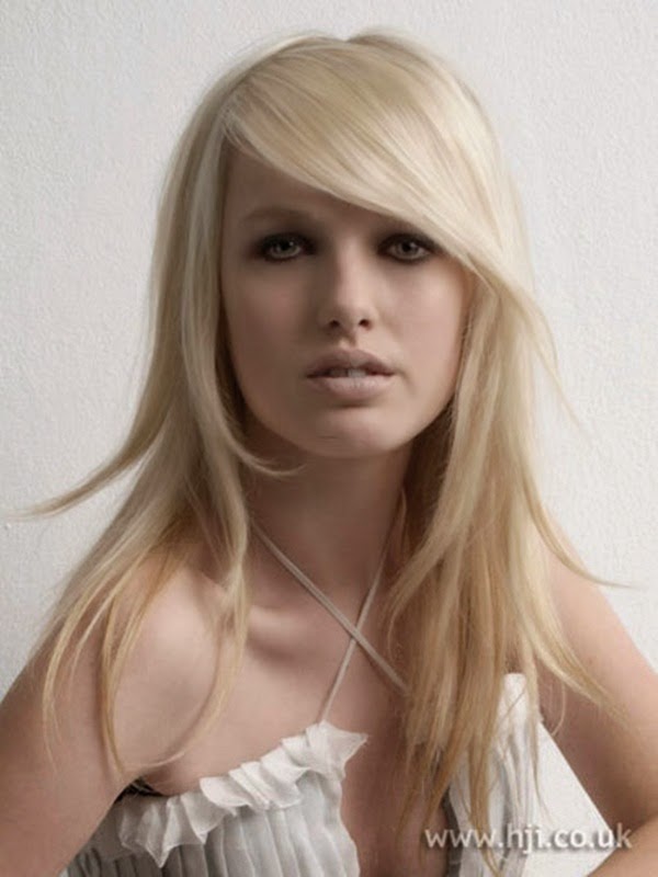 long layered hairstyles Miley Cyrus’ Layered Long Hairstyle VIP Hairstyles}
