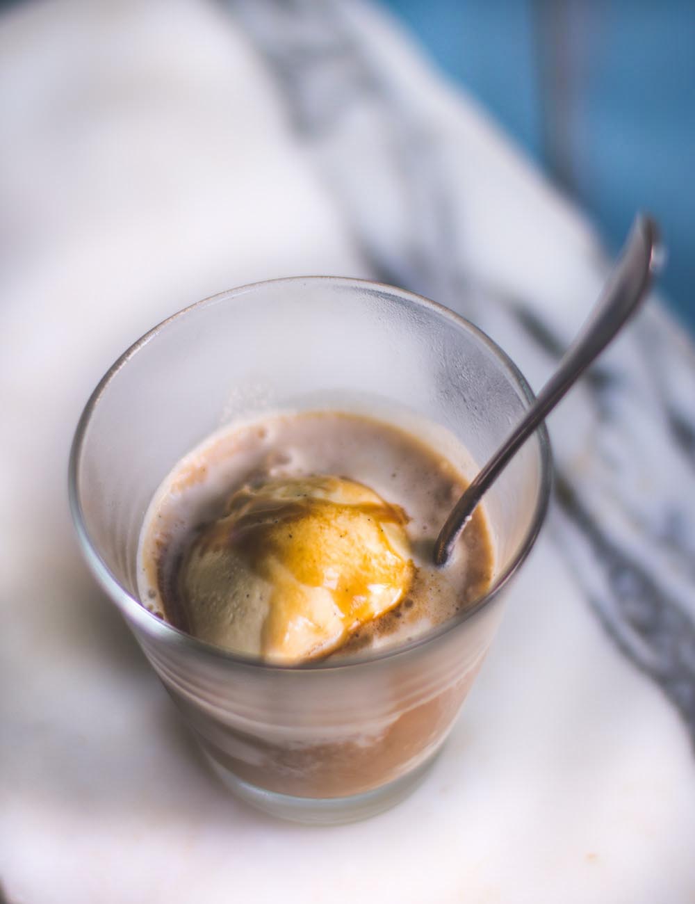 Affogato al Caffè - Heißkalte Italienische Versuchung - Eiskaffee Affogato al Caffè - Heißkalte Italienische Versuchung - Eiskaffee