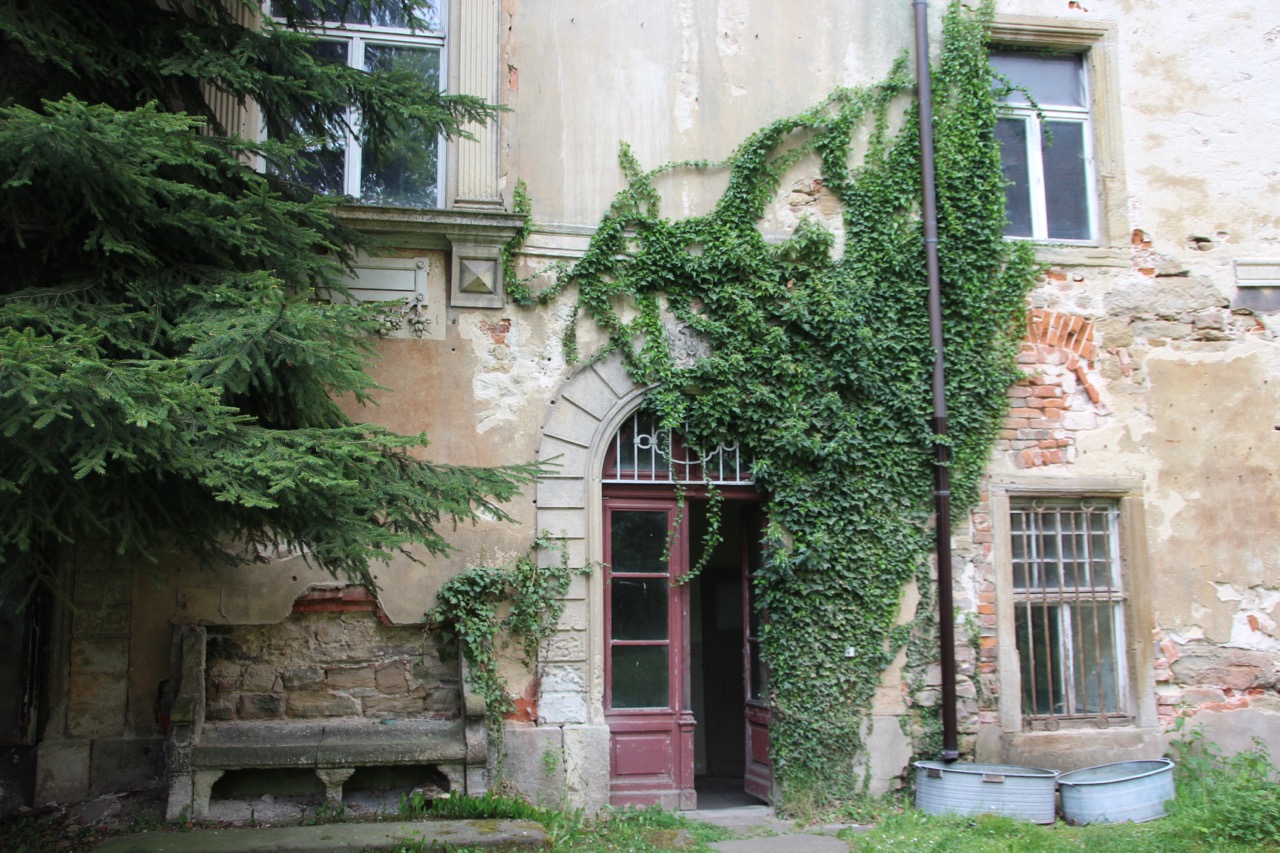 Lost Places 5 Schloss Droyßig Bergblumengarten