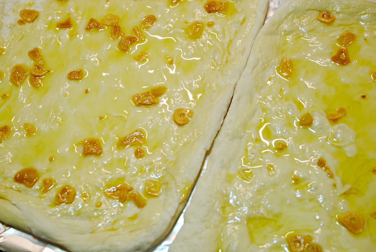 GourmetGents By the Slice (White pizza with pancetta and arugula)