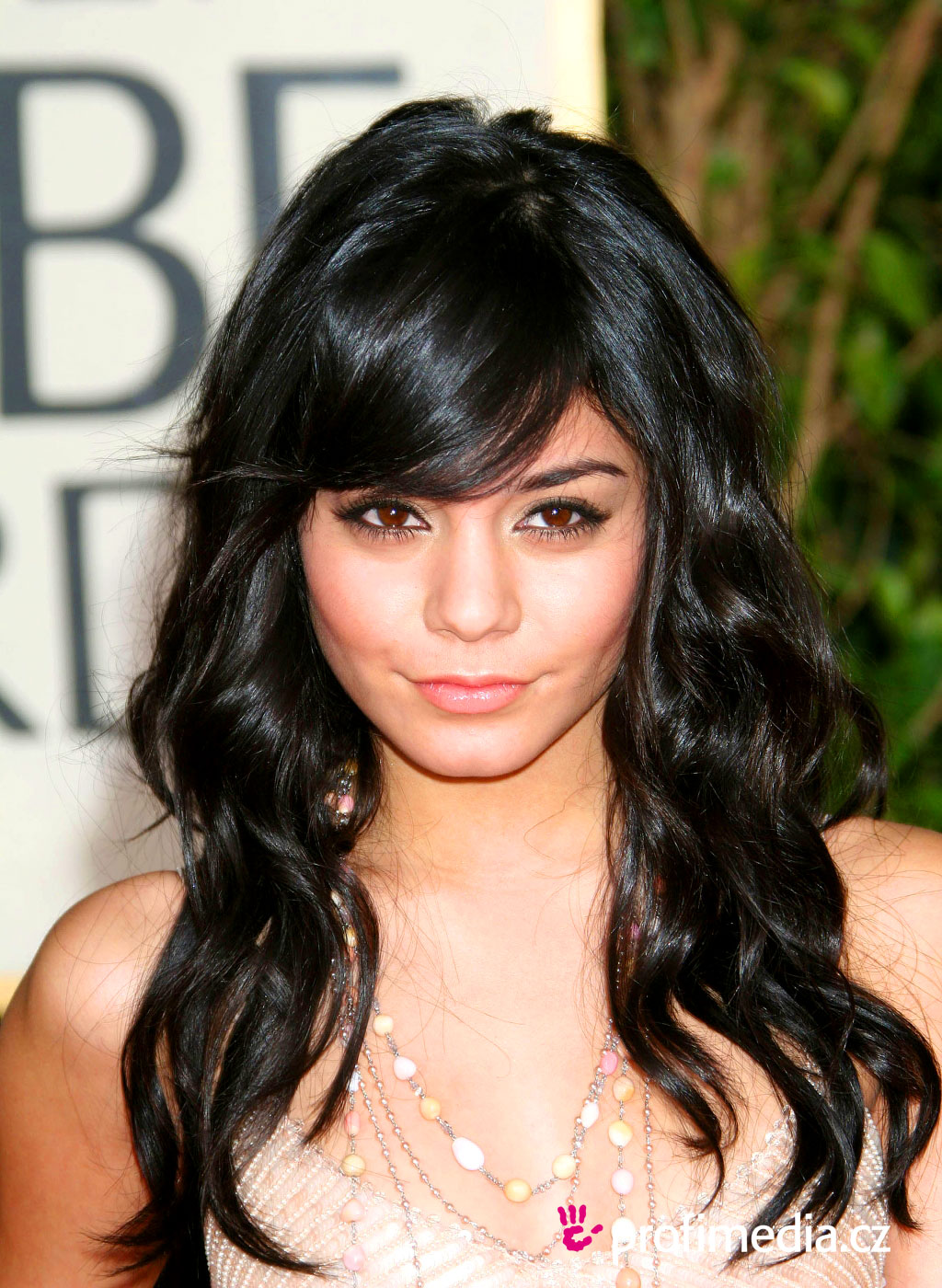 Celebrity Vanessa Hudgens Messy Curly Hairstyle Pictures