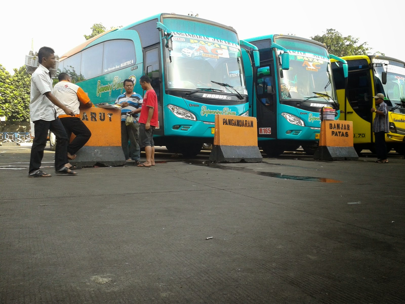 Gapuraning Rahayu: Mengarungi Jalan Raya dengan Sentuhan Kemewahan dan Kenyamanan Pariwisata Bandung