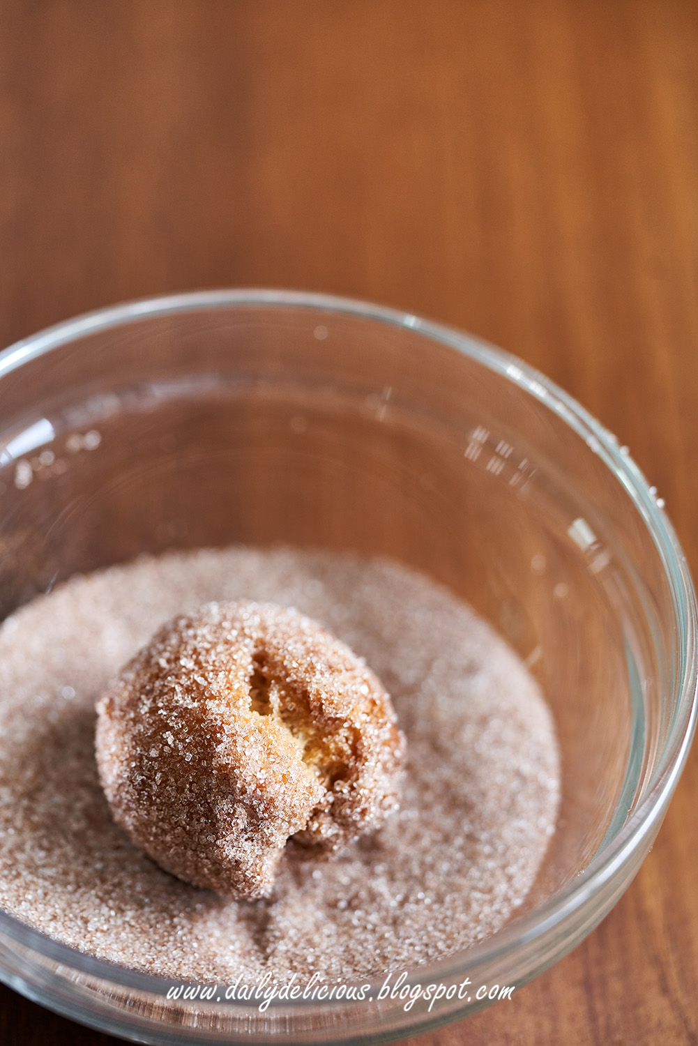 dailydelicious Cinnamon Doughnut