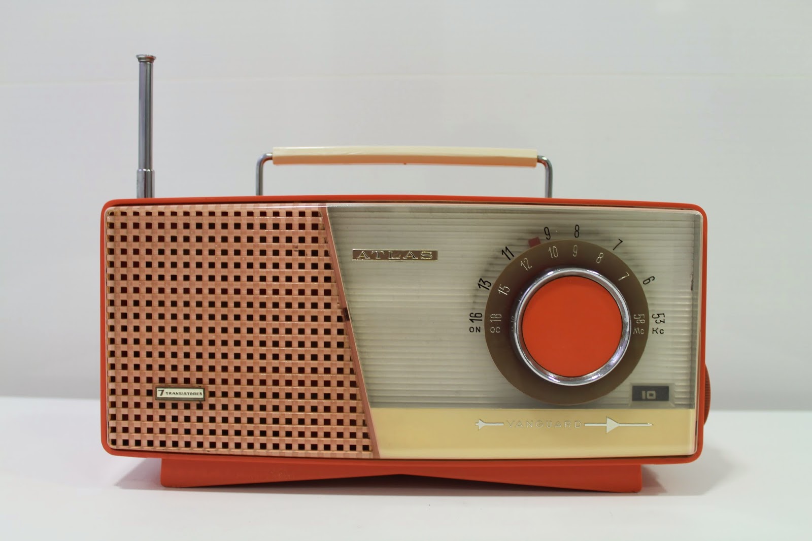 Vintagería Radio a transistores Atlas, Vanguard, años 60