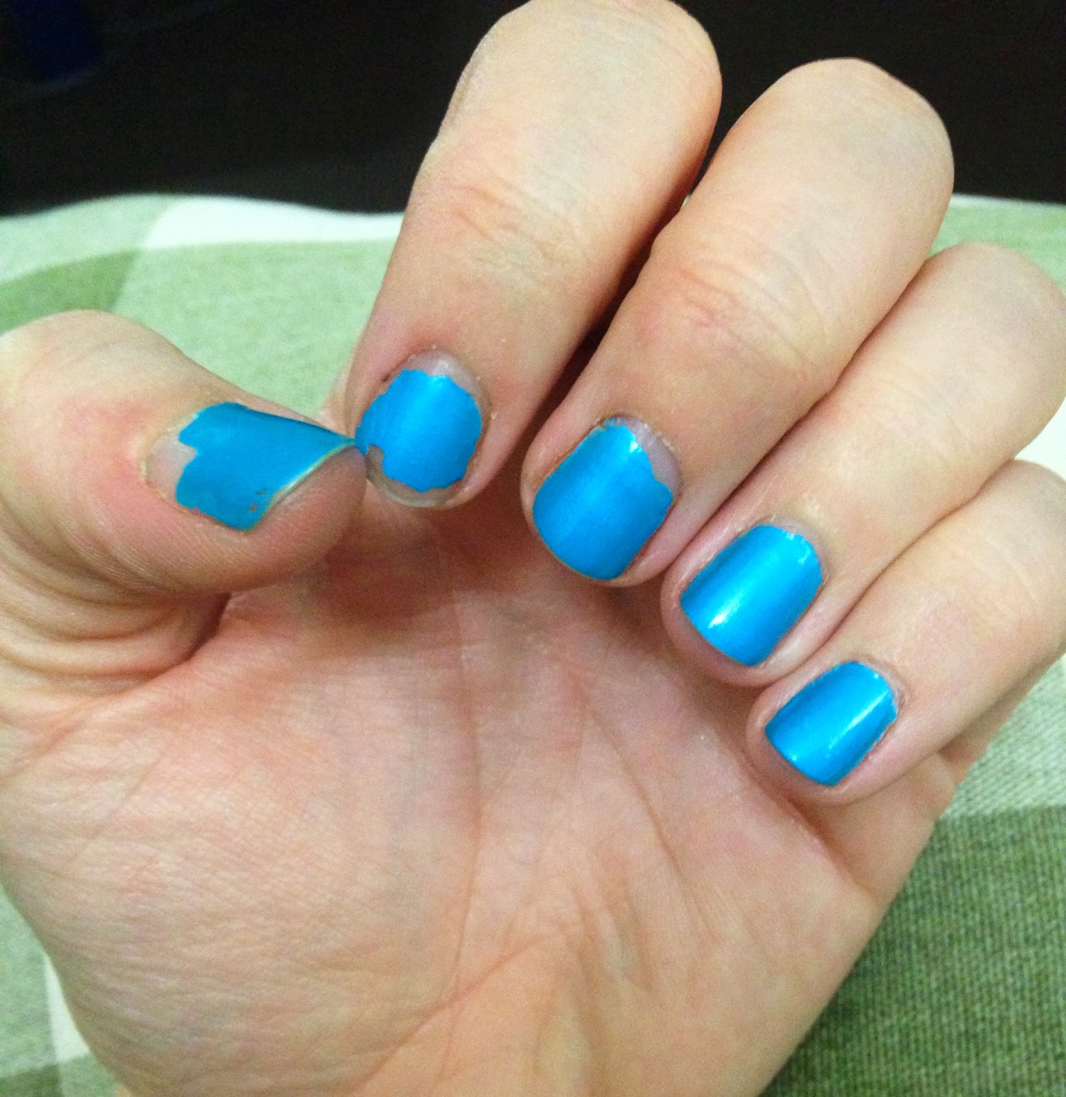 DIY Gel Nails & Why Your Top Coat Matters(01)
