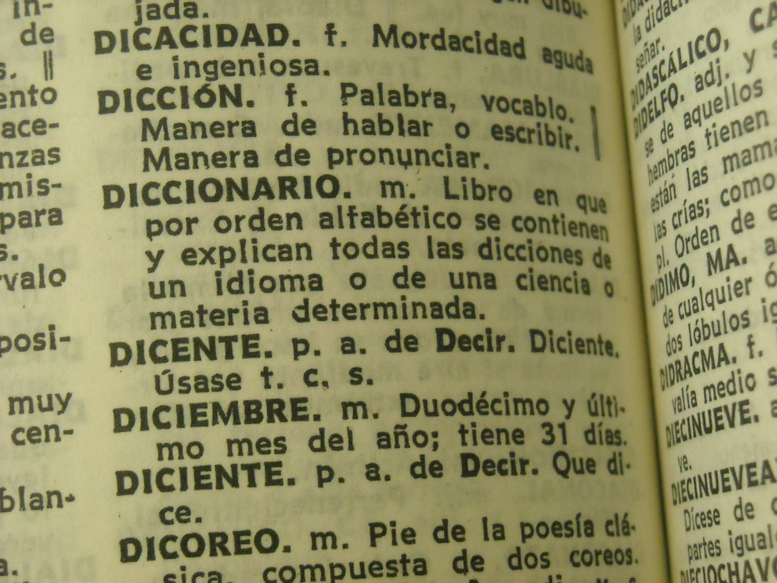 MIS AFUERAS Diccionarios