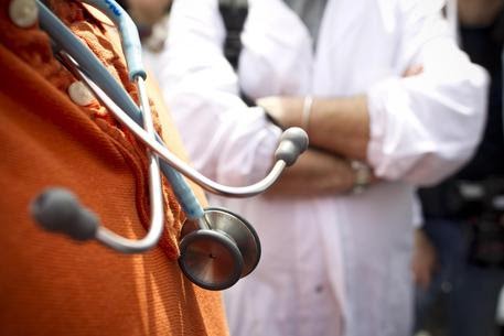 Maltrattamenti in clinica in Molise: 13 arresti dei Nas