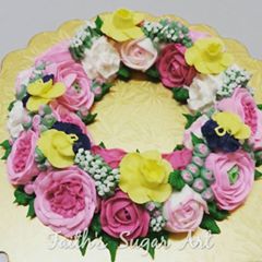 Personal Buttercream Floral Wreath Class