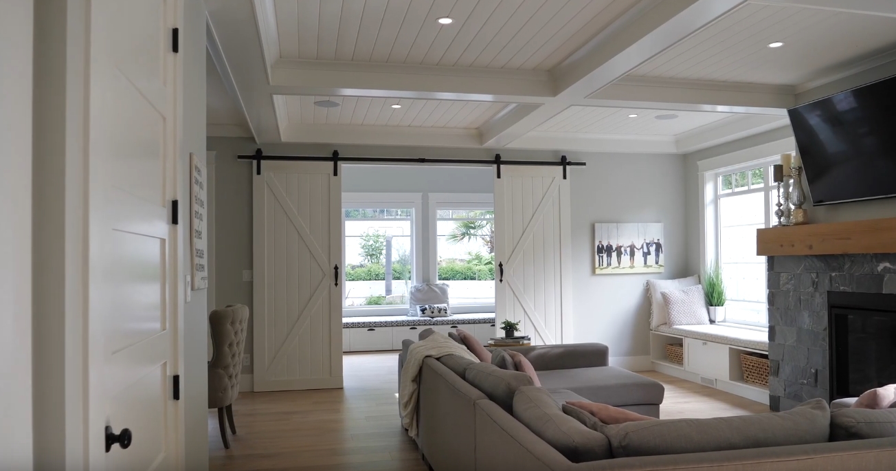 4 Photos vs. 1957 Llewellyn Place | Victoria - High End Home & Interior Design Video Tour