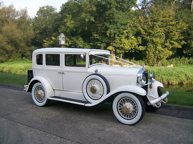 Reservar el coche de boda - Foto: www.cweddingcars.com Reservar el coche de boda - Foto: www.cweddingcars.com