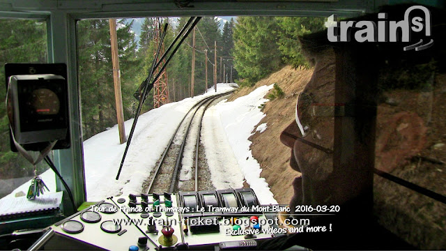 Circuit de train Géant en bois Vue sur la montagne - Jouets en