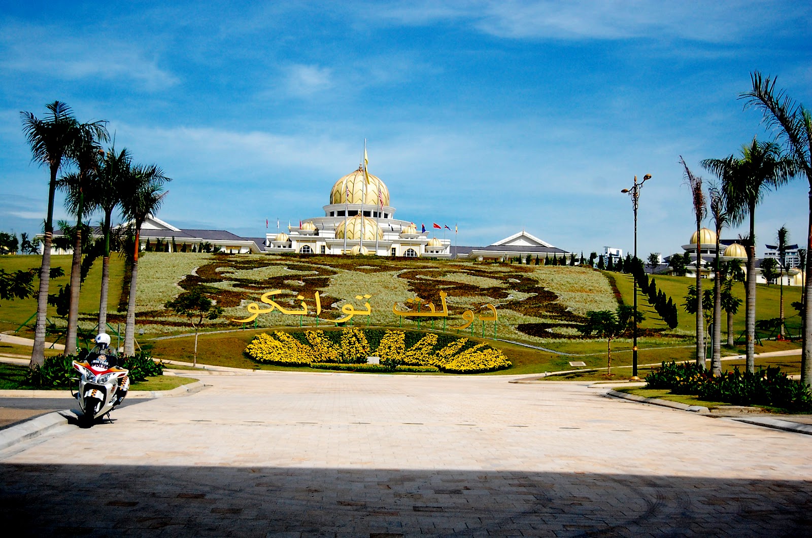 bowdywanders.com: The Istana Negara in Kuala Lumpur