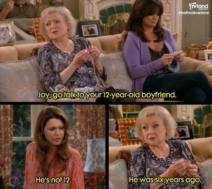 Crocheting on TV - Betty White - Hot in Cleveland