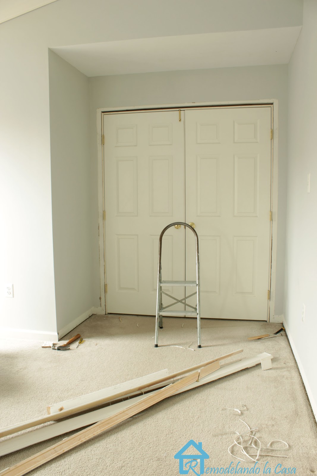 Install Trim Around Door Niche Remodelando la Casa