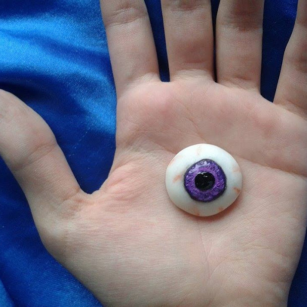 Halloween make-up - Oko w dłoni (wersja DIY)