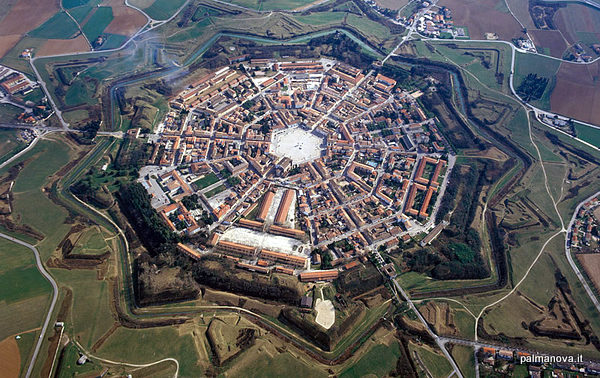 Vista aérea de Palmanova (Palmanova, Italia) Vista aérea de Palmanova (Palmanova, Italia)