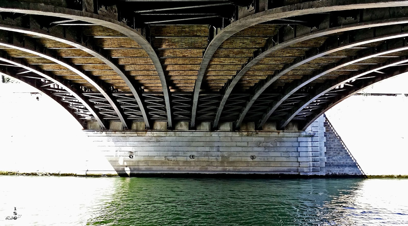 isoLaborARTory Sous les Ponts de Paris