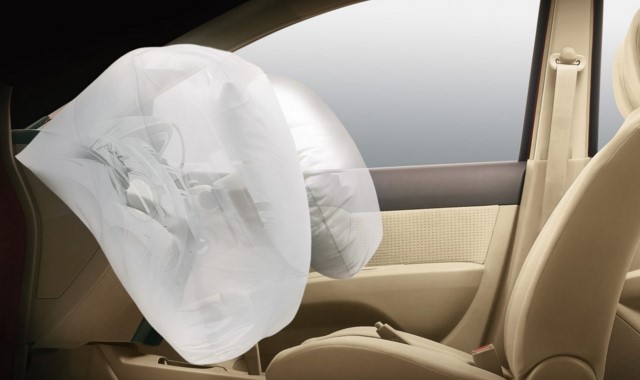 Varian "Nissan Mobil Terbaik Pilihan Keluarga Indonesia" Versi MPV - Dual SRS Air Bag Varian "Nissan Mobil Terbaik Pilihan Keluarga Indonesia" Versi MPV - Dual SRS Air Bag