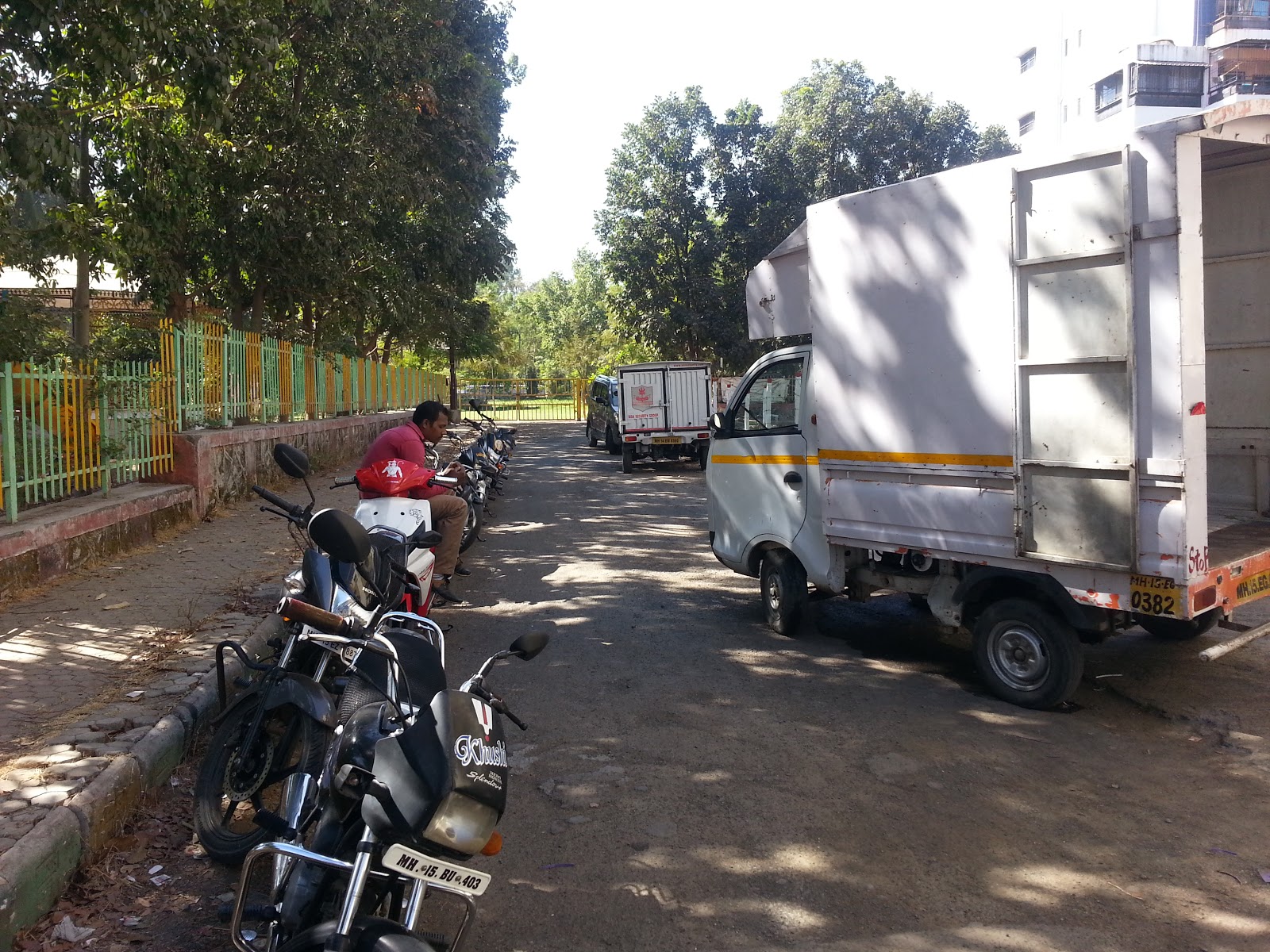 Suresh Sarode Amazon, Flipkart Delivery Office (Hub) in Nashik