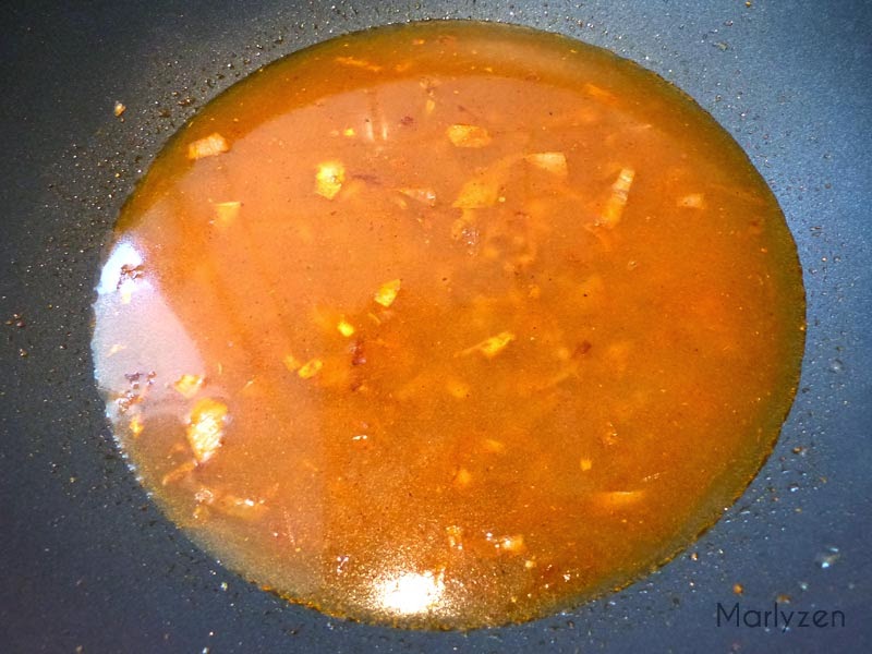 Ajoutez le bouillon et le jus de citron.