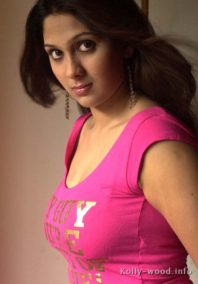 Download this Tamil Actress picture