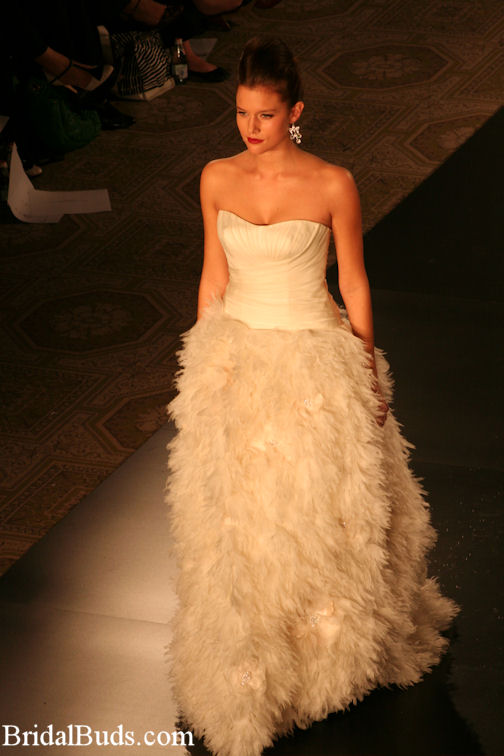Wedding Clothes Collection: Elegant Wedding Gowns 2011