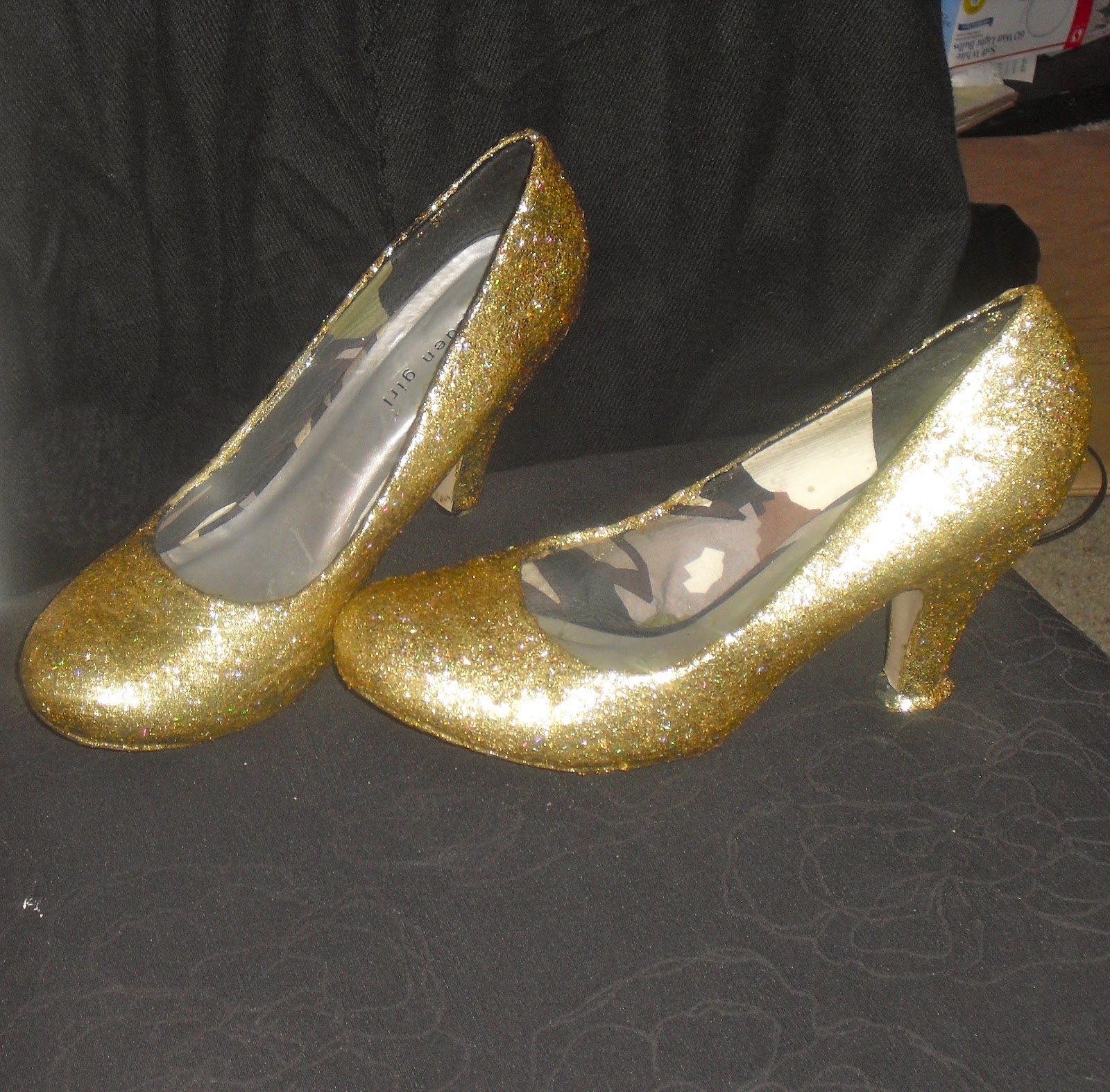 size 12 glitter pumps