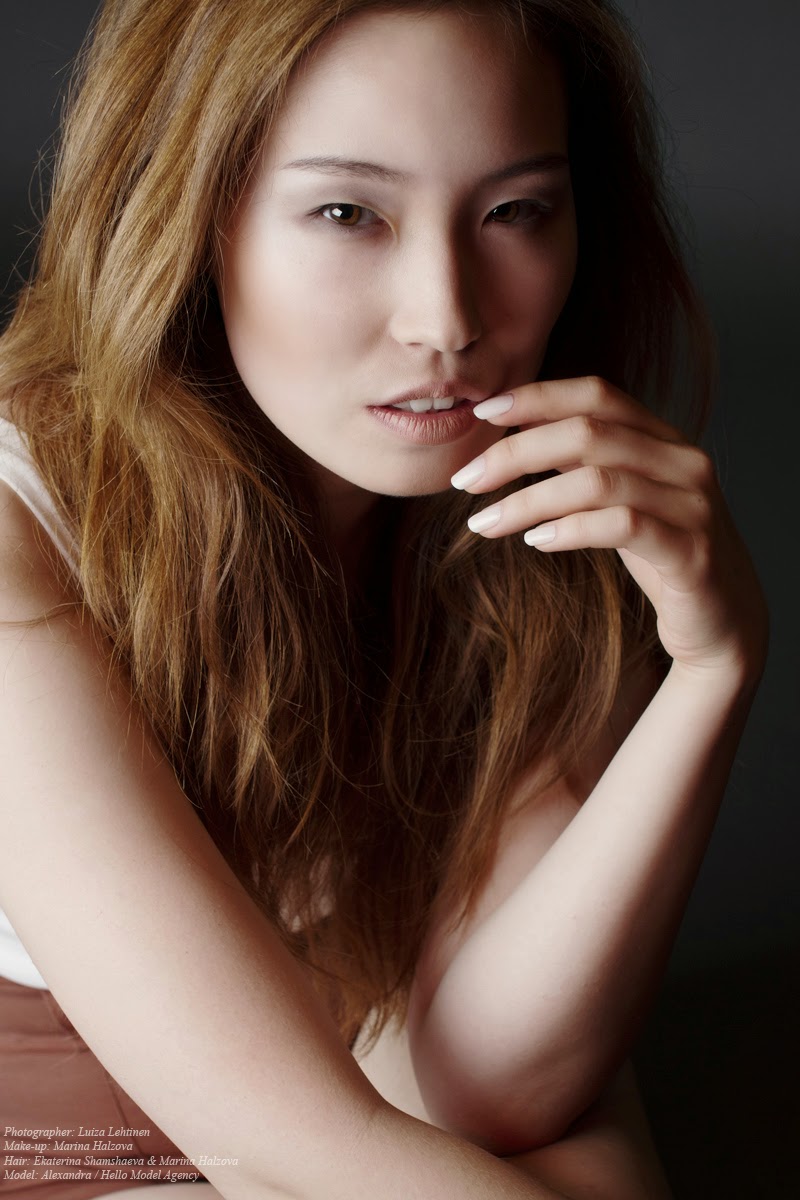 Hello model. Модель hello. Hello model. Модель just-lera. Портрет с передачей эмоций.