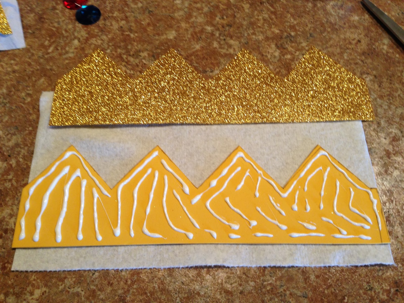 OMGLITZY: Tutorial: Princess Peach Crown