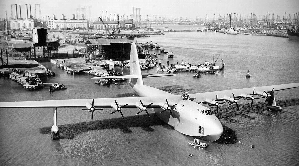 Clasp Garage: Hughes H-4 Hercules "Spruce Goose"