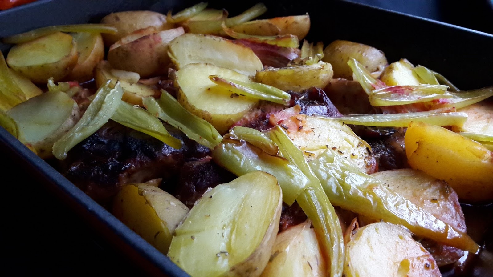 FIRINDA HİNDİ TANDIR ÇİNİLİ MUTFAK