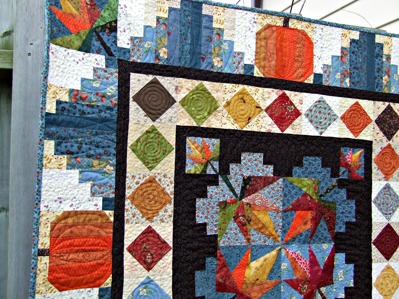 Ariane Quilts Maple Leaf Medallion quilt is finished!!