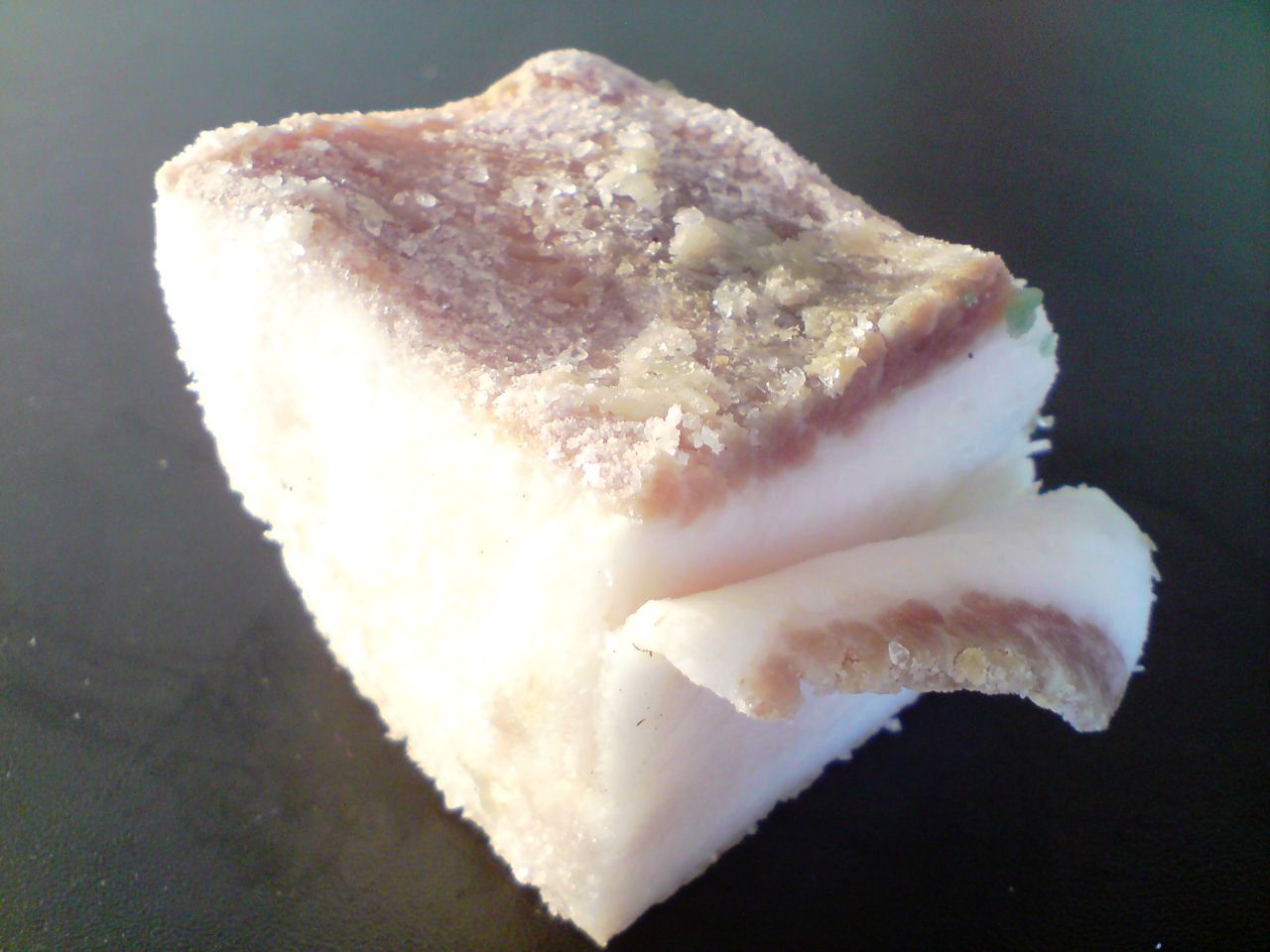 Кусок сала
