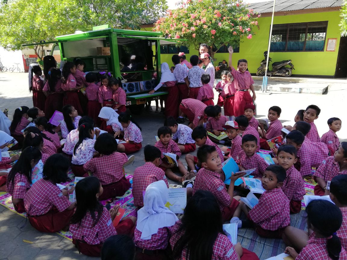 Siswa SDN Petung II dan IV  Serbu Si Mokos