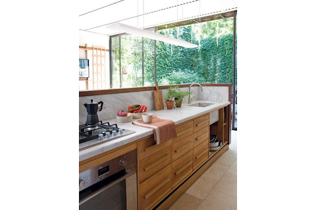 Home in coastal Spain = boho oasis-style - kitchen 1 ou found this photo on BoHoHome.com @bohosusan. It originated on EspacioLiving.com Photos by Pompi Gutnisky
