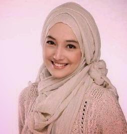 Mengenal Si-Imut Anna Karina Gilbert | world style