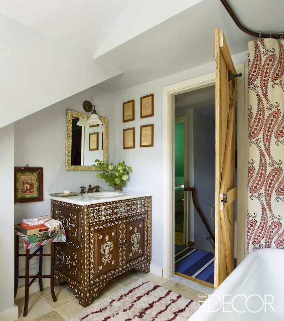 Collide with extreme global boho in textile designer’s country home - bath bohohome.com @bohosusan