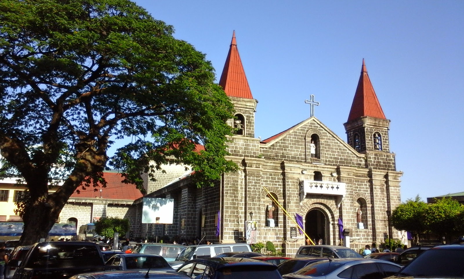 LEXICAL CROWN TYPICAL PALM SUNDAY IN MANDALUYONG CITY (PHILIPPINES)
