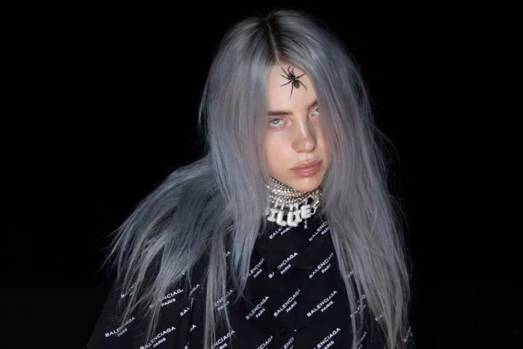 Billie Eilish esbanja atitude de forma inusitada em “you should see me