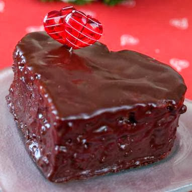 Πανεύκολη τούρτα σε σχήμα καρδιάς, χωρίς φόρμα